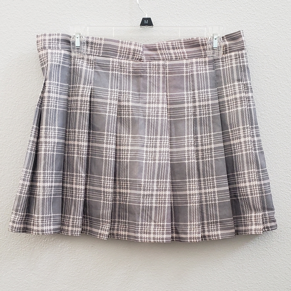 Juniors plaid and pleated mini skirt size XXL